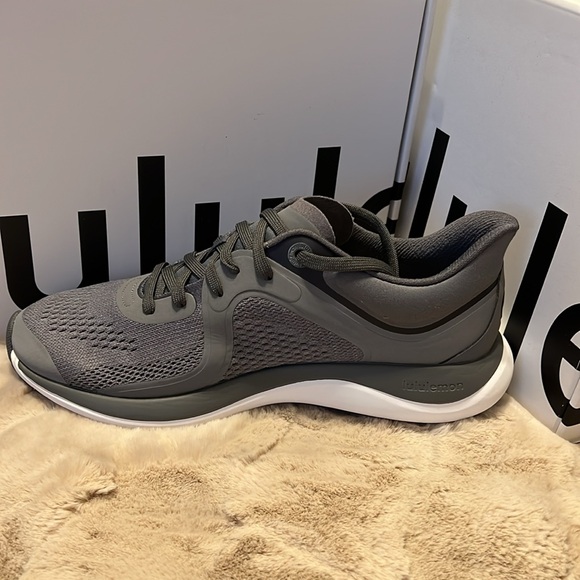 Lululemon Chargefeel Workout Low - Picture 5 of 8